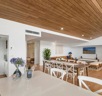 Sea la Vie 2 Luxury Apartment in Coffs Harbour Jetty with pool views and walking distance to the beach - South Australia Travel