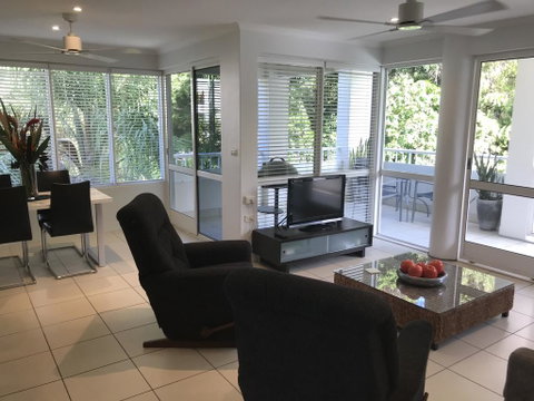Secluded Tropical Apartment - South Australia Travel 2