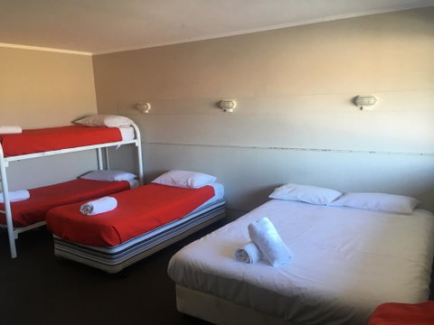 Snowy Mountains Resort And Function Centre - South Australia Travel 1