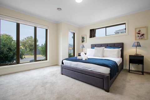 Spacious Lovely 5Beds Home@Point Cook - South Australia Travel 1