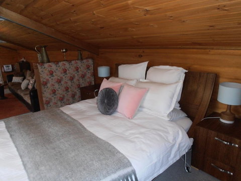 Springmead Rustic Cabin - South Australia Travel 0