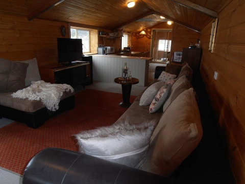 Springmead Rustic Cabin - South Australia Travel 3