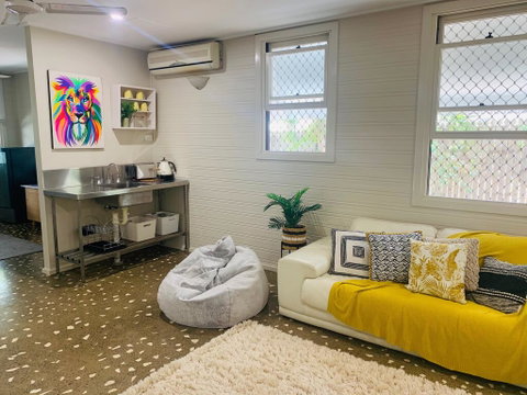 Stranded In Oz Stay In Relaxing Environment, FREE WIFI, NETFLIX, POOL, AIR CON - South Australia Travel 2