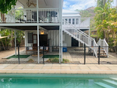 Stranded? Nowhere To Stay? Sanitised Apartment, Sleeps 4, Netflix, Wifi, Pool - South Australia Travel 2