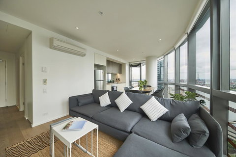 STUNNING 2 BED 2 BATH STYLISH UNIT // FREE PARKING - South Australia Travel 3