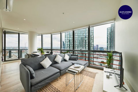 STUNNING 2 BED 2 BATH STYLISH UNIT // FREE PARKING - South Australia Travel 0