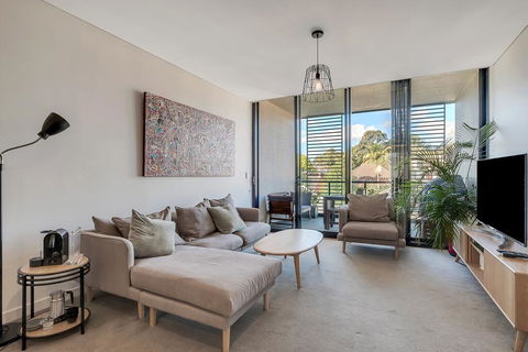 STYLISH CAMPERDOWN APARTMENT And PARKING INC - South Australia Travel 3