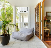 Stylish Tropical Oasis Apartment with Hot Tub and Four Pools - South Australia Travel