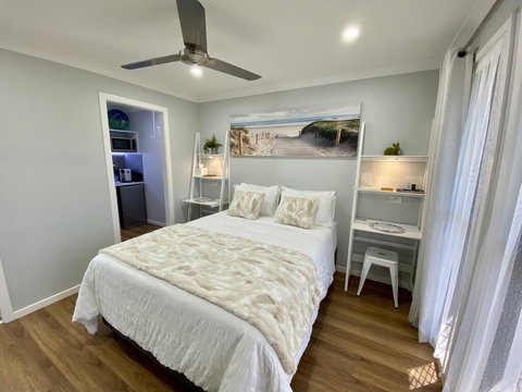 STYLISH UNIT - CLOSE TO DREAMWORLD - South Australia Travel 1