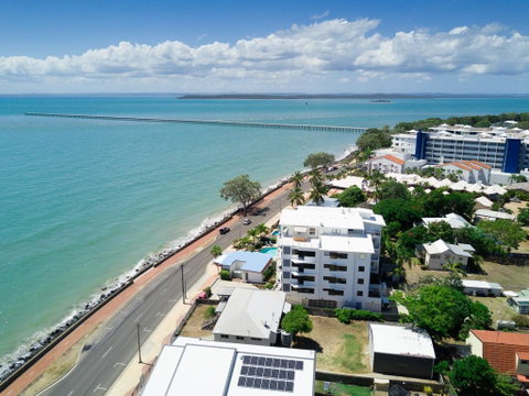 Sublime Beachfront Queenslander On The Esplanade - South Australia Travel 2