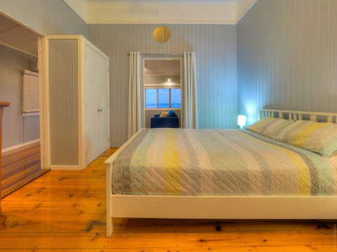 Sublime Beachfront Queenslander On The Esplanade - South Australia Travel 3