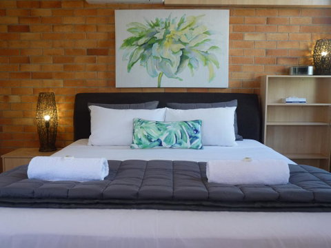 Sunseeker Motel - South Australia Travel 0