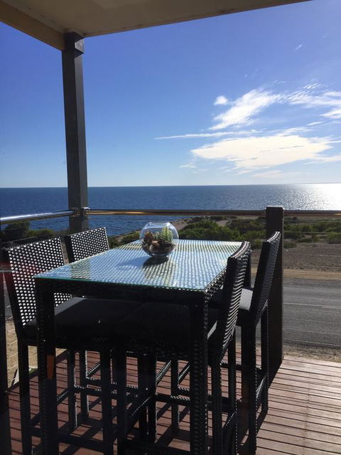 Sunset Cove Beach House - South Australia Travel 1