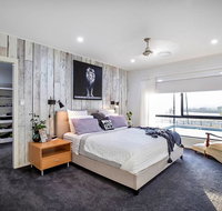 Sunset Penthouse Couples Retreat close to Airlie Beach Champagne on arrival - South Australia Travel