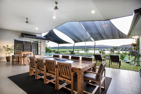 Sunset Retreat Airlie Beach Rural Getaway - South Australia Travel 3