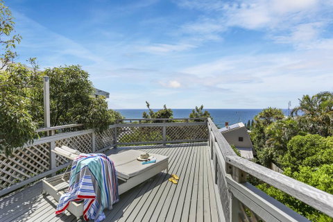 Sunshine Beach Shack - South Australia Travel 0