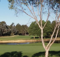 Sweet Home by the Golf Course - South Australia Travel