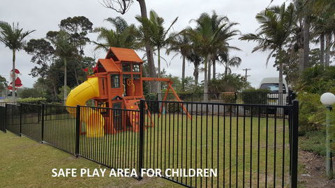 Tabourie Lake Motor Inn - South Australia Travel 1