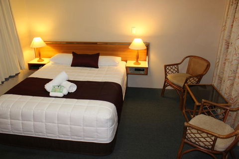 Tabourie Lake Motor Inn - South Australia Travel 2