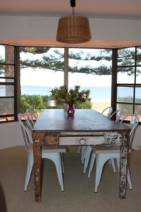 Tall Pines Beach House At Mount Dutton Bay (part Of Coffin Bay Waterways) - South Australia Travel 2