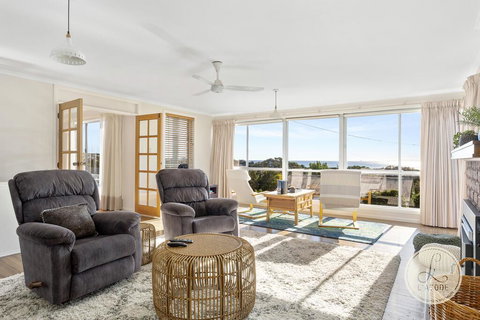 TASSIE SEASIDE SERENITY - L'Abode Accommodation - South Australia Travel 0