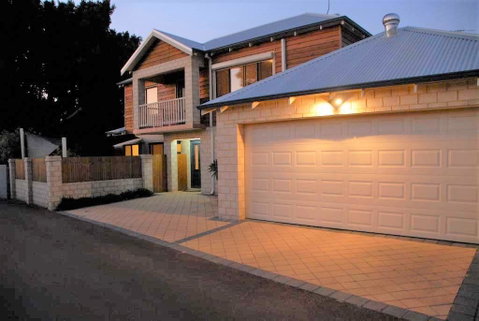 Terrific Townhouse - South Australia Travel 1
