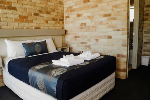 The Australian Hotel Motel - South Australia Travel 1