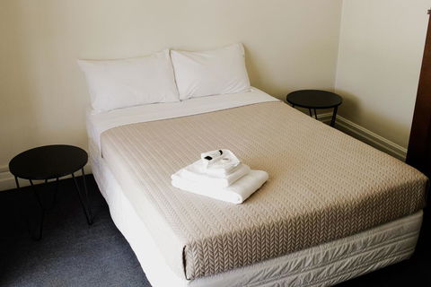 The Australian Hotel Motel - South Australia Travel 2