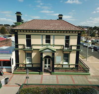 The Bank Guesthouse Glen Innes - South Australia Travel