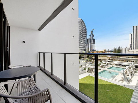 The Beach Broadbeach Private 2 Bedroom Apartment - South Australia Travel 3