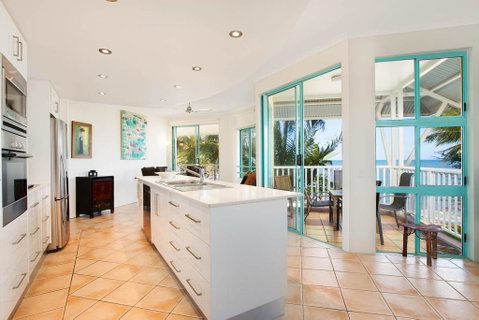 The Beach Shack 3BR Waterfront Resort, Own WIFI - South Australia Travel 1