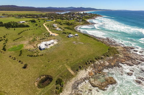 Saltwater - Absolute Oceanfront, Hot Tubs, Sauna, Fire Pits - South Australia Travel 26