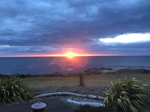 Saltwater - Absolute Oceanfront, Hot Tubs, Sauna, Fire Pits - South Australia Travel 4