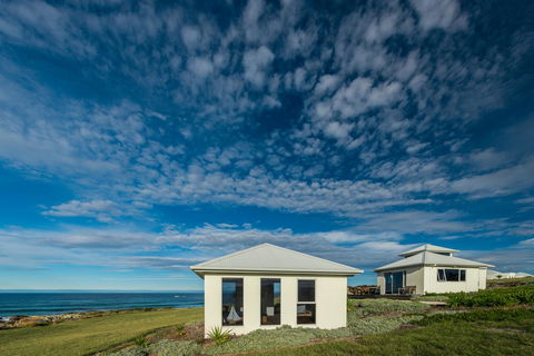 Saltwater - Absolute Oceanfront, Hot Tubs, Sauna, Fire Pits - South Australia Travel 15