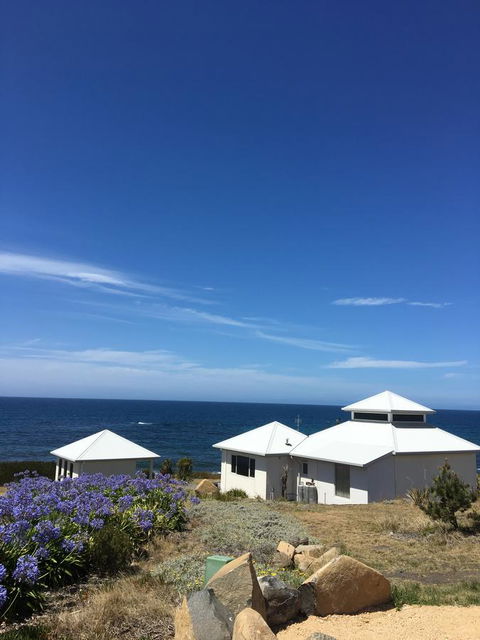 Saltwater - Absolute Oceanfront, Hot Tubs, Sauna, Fire Pits - South Australia Travel 1