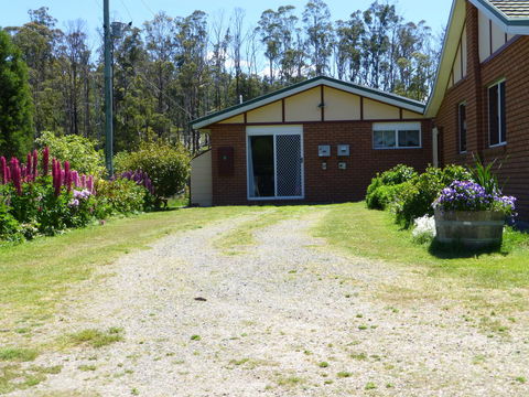 Quamby Pines Chalet - South Australia Travel 28
