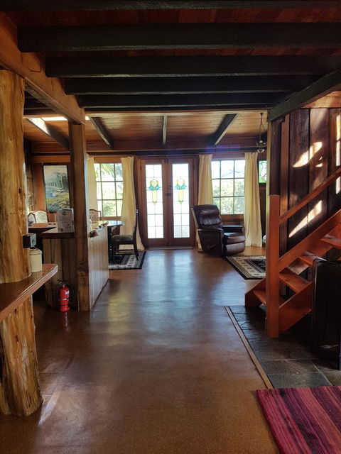 Whispering Hills Retreat - South Australia Travel 11