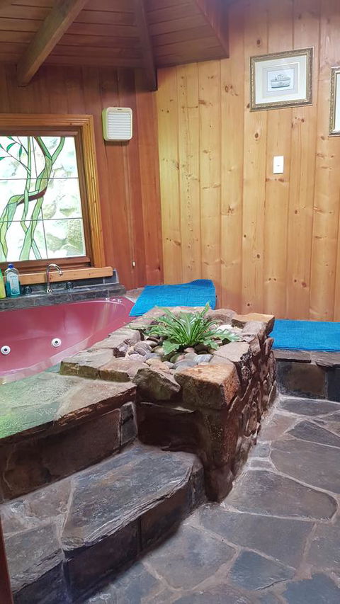 Whispering Hills Retreat - South Australia Travel 9