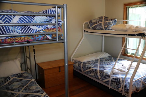 Hazards Beach House - South Australia Travel 11