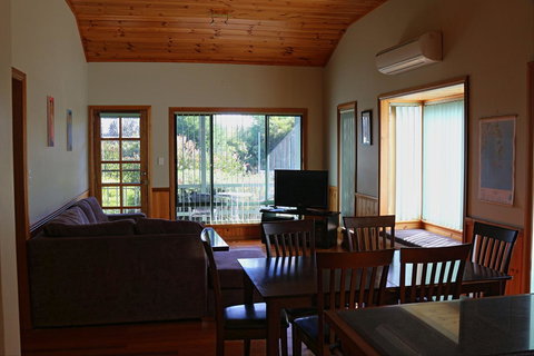 Hazards Beach House - South Australia Travel 8