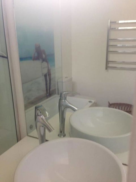 Hobart Colonial Apartment - South Australia Travel 10