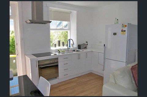 Hobart Colonial Apartment - South Australia Travel 0