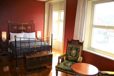 The Tasmanian Inn - South Australia Travel 14