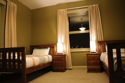 The Tasmanian Inn - South Australia Travel 39