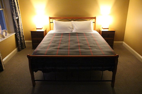 The Tasmanian Inn - South Australia Travel 9