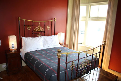 The Tasmanian Inn - South Australia Travel 21