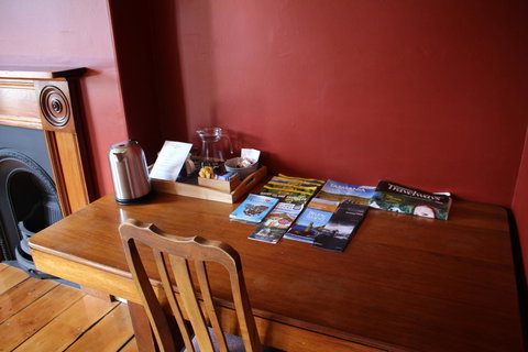 The Tasmanian Inn - South Australia Travel 19