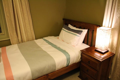 The Tasmanian Inn - South Australia Travel 44