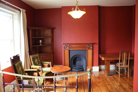 The Tasmanian Inn - South Australia Travel 30