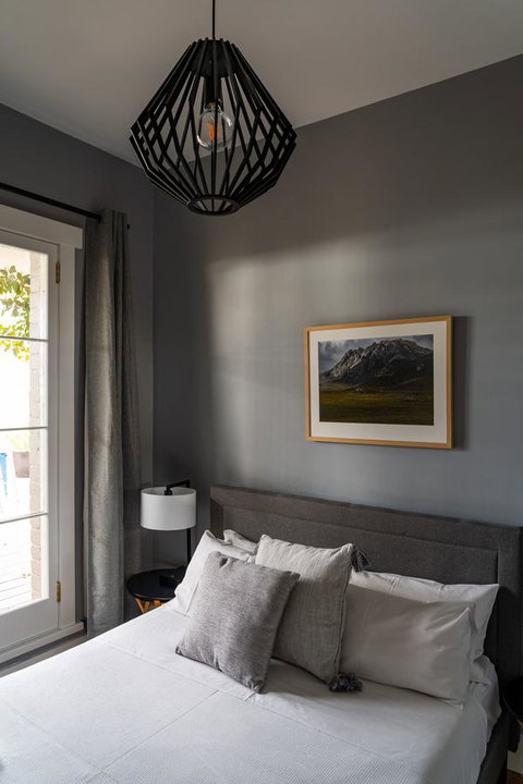 The Tasmanian Inn - South Australia Travel 1